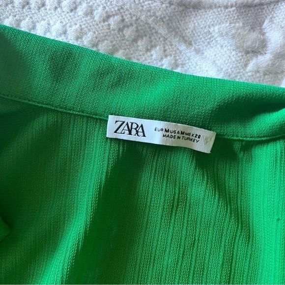 ZARA Green Sheer BUTTON DOWN SHIRT with built‎ in bralette - Picture 4 of 4